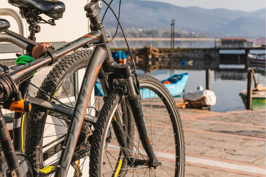 The natural landscape of Kastoria is ideal for cycling enthusiasts! 

 Choose on…